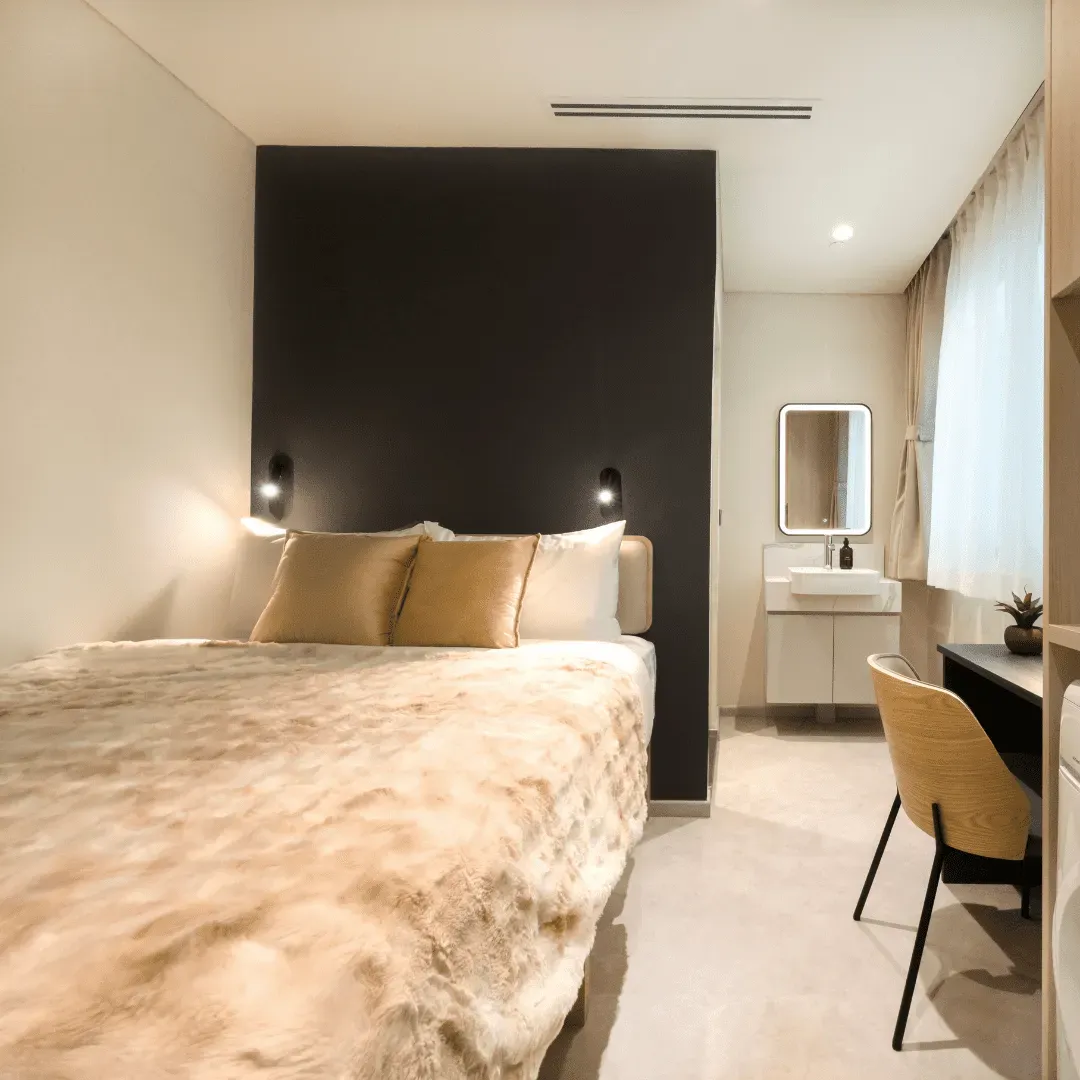 Private Room at Coliwoo Midtown