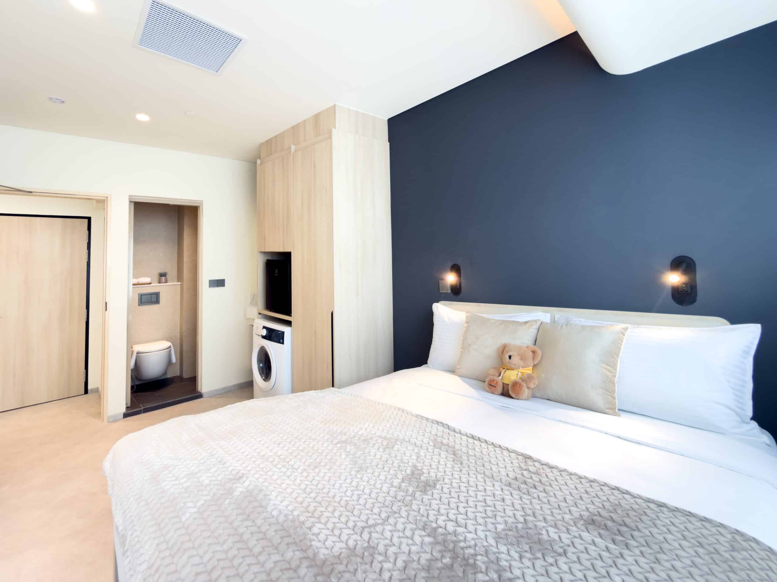 Private Room at Coliwoo Midtown