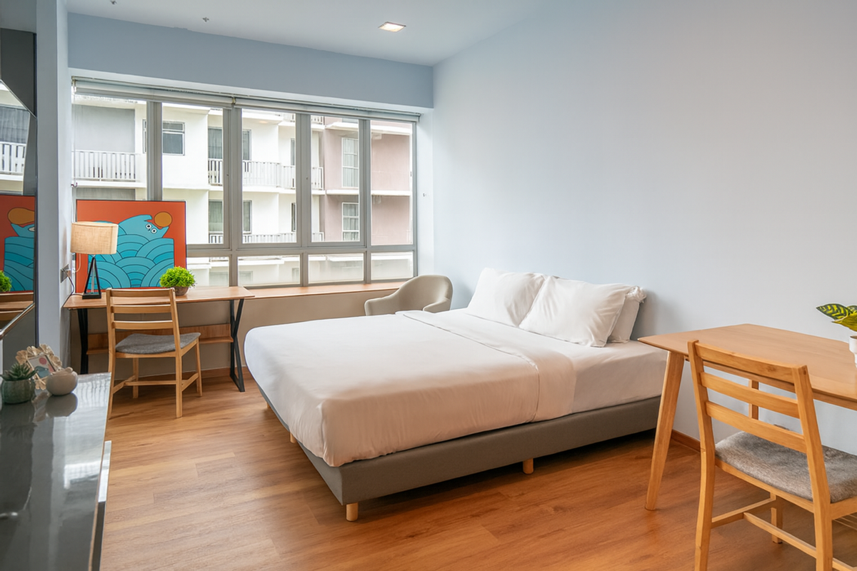 Grand Studio | Balcony | MetroResidences Newton image 3