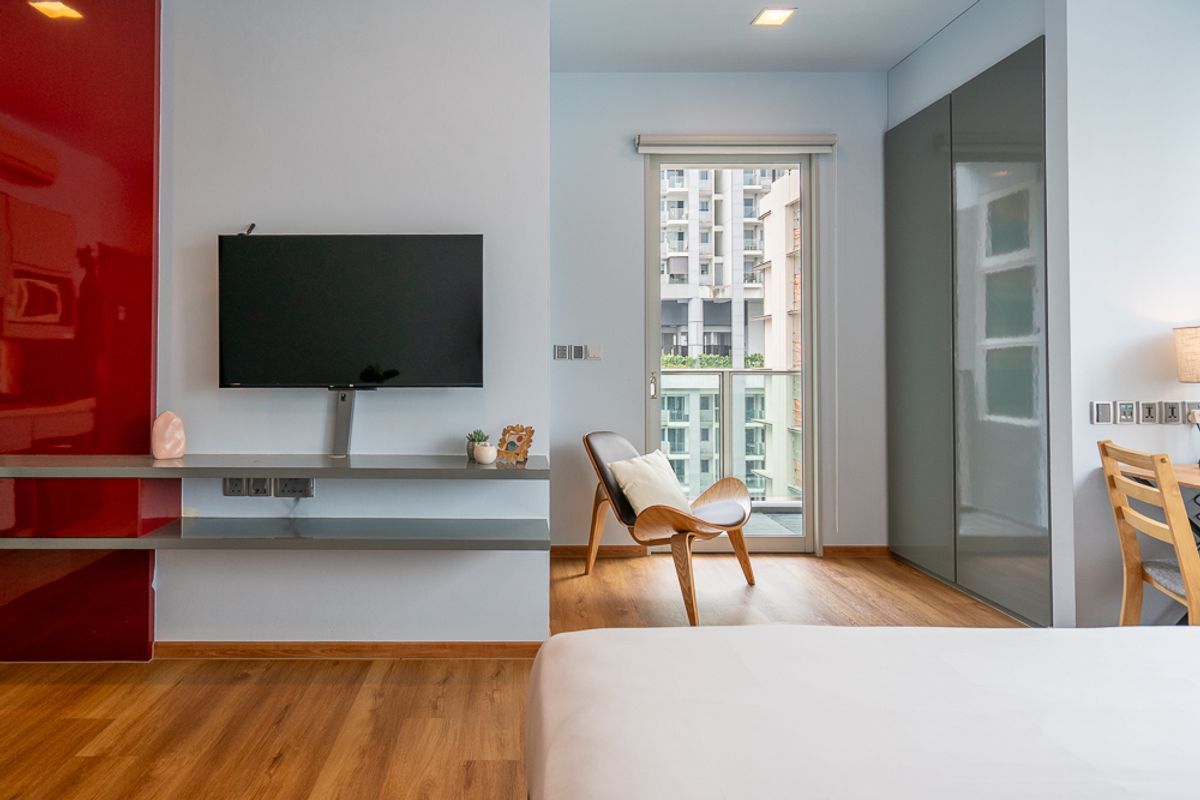 Grand Studio | Balcony | MetroResidences Newton image 5