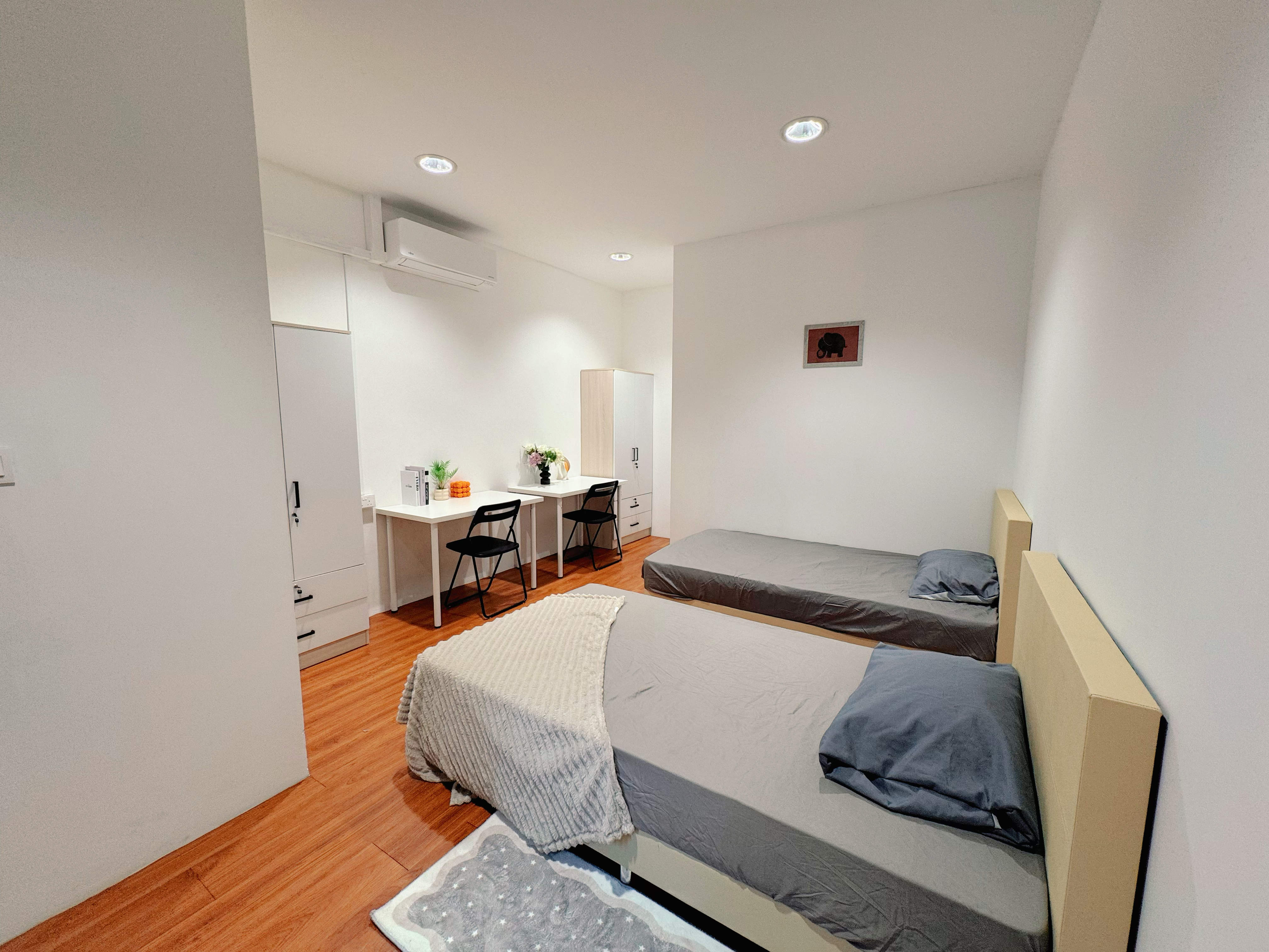 Shared Room at Singroost Sims Ave